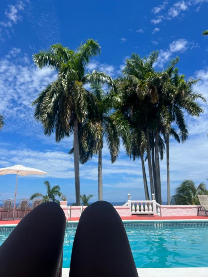 The Lodge @ Peaceful Palms Montego Bay Exteriör bild