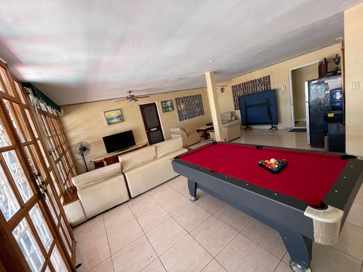 The Lodge @ Peaceful Palms Montego Bay Exteriör bild