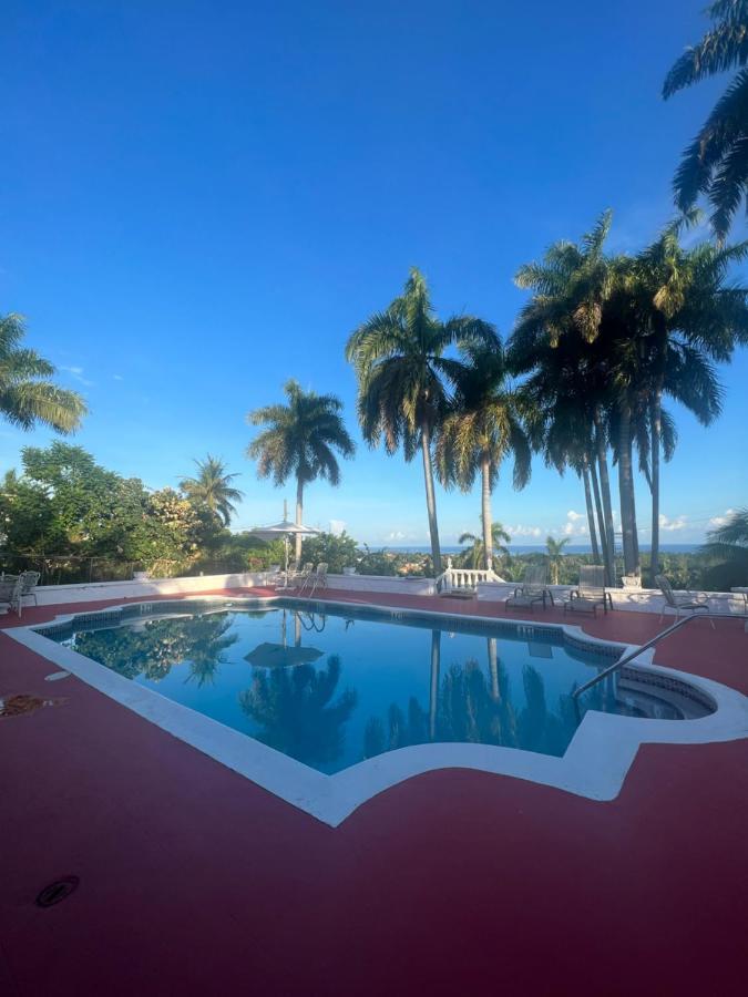 The Lodge @ Peaceful Palms Montego Bay Exteriör bild